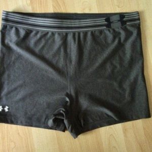 Women’s UA Compression Shorts EUC